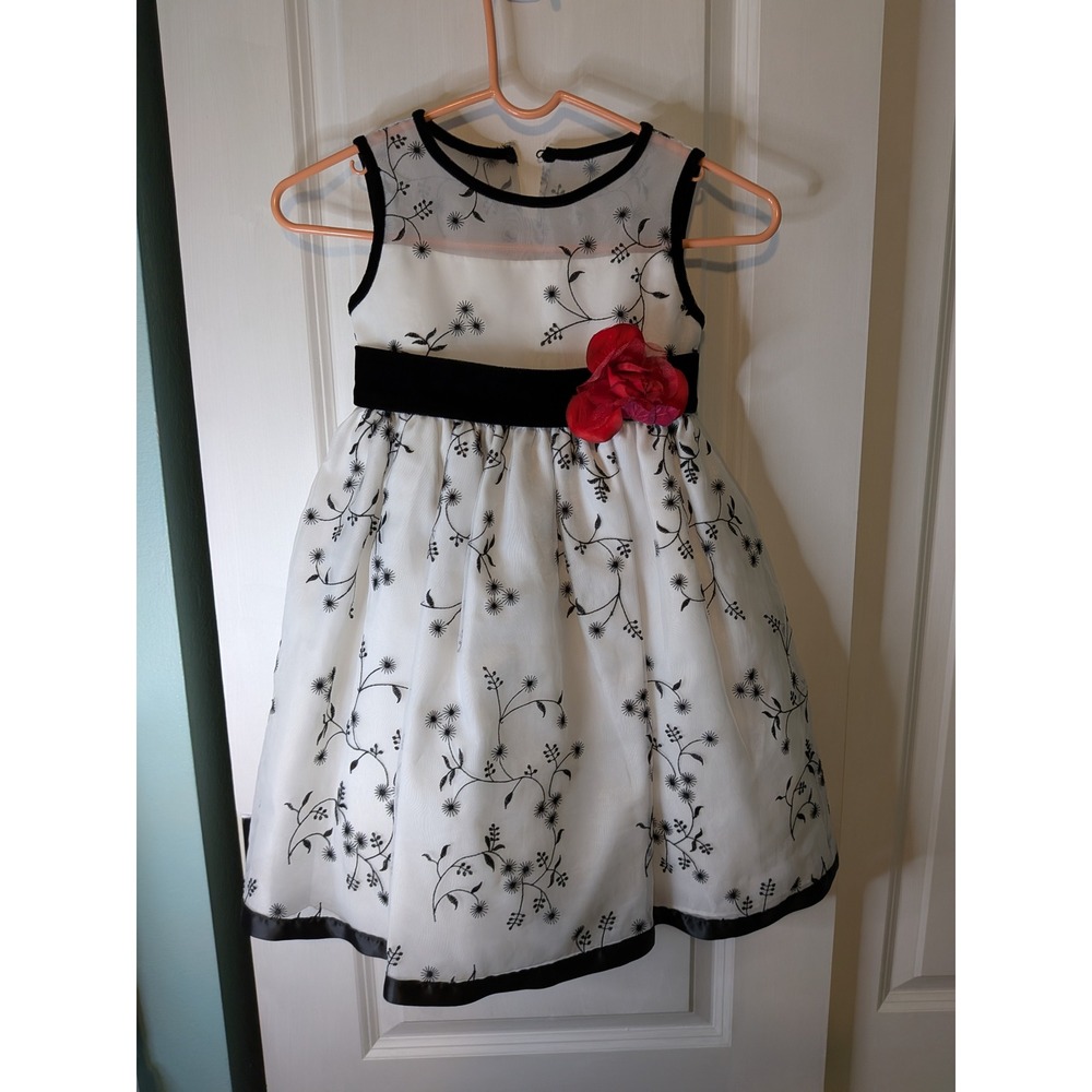 Muneca Girls White Black Floral Embroidered Velvet Sash Party Dress Size 6